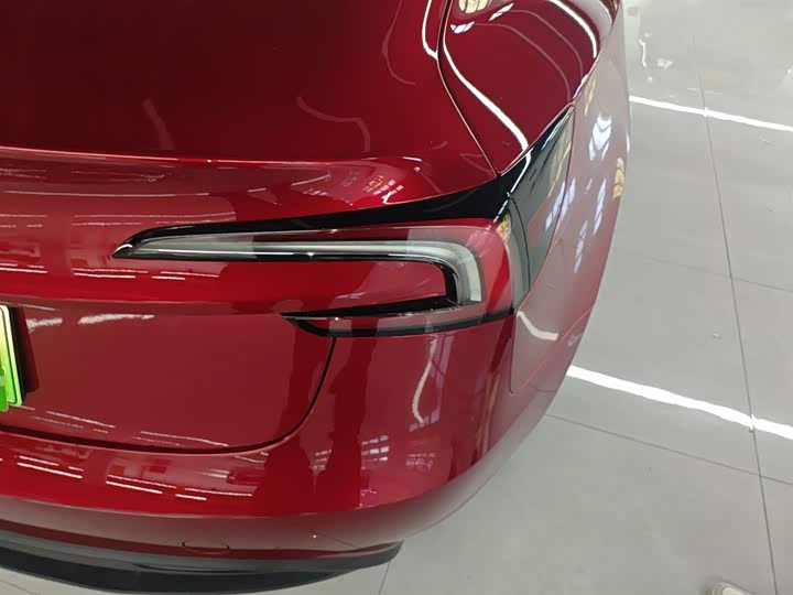 Фото 8 - Tesla Model 3