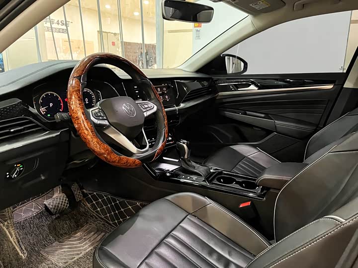 Фото 7 - Volkswagen Passat