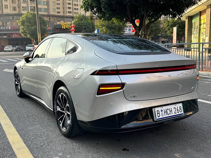 Фото 6 - XPeng P7