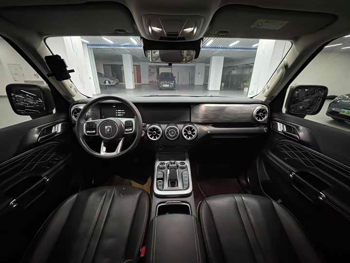 Фото 9 - Tank 300