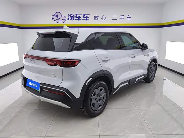 Фото 3 - BYD Yuan Up