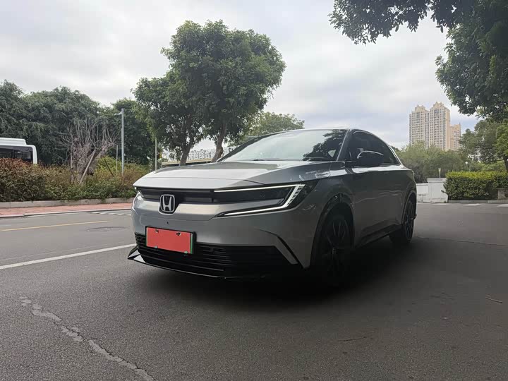 Фото 1 - Honda e:NP2