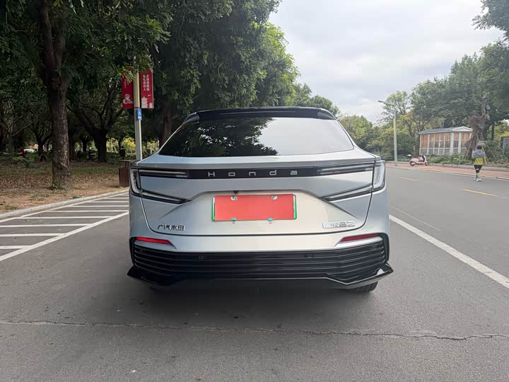 Фото 8 - Honda e:NP2