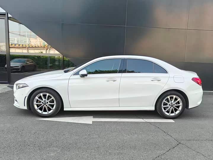 Фото 4 - Mercedes-Benz A-Class