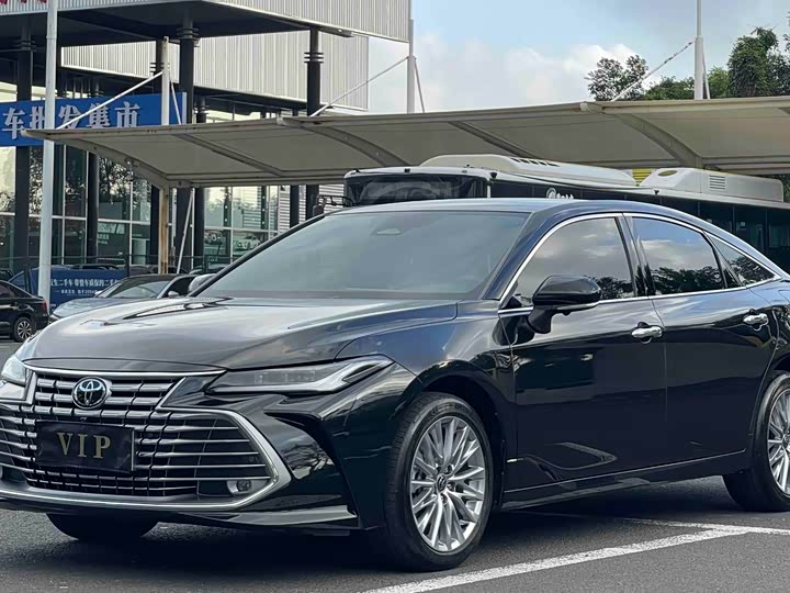 Фото 1 - Toyota Avalon