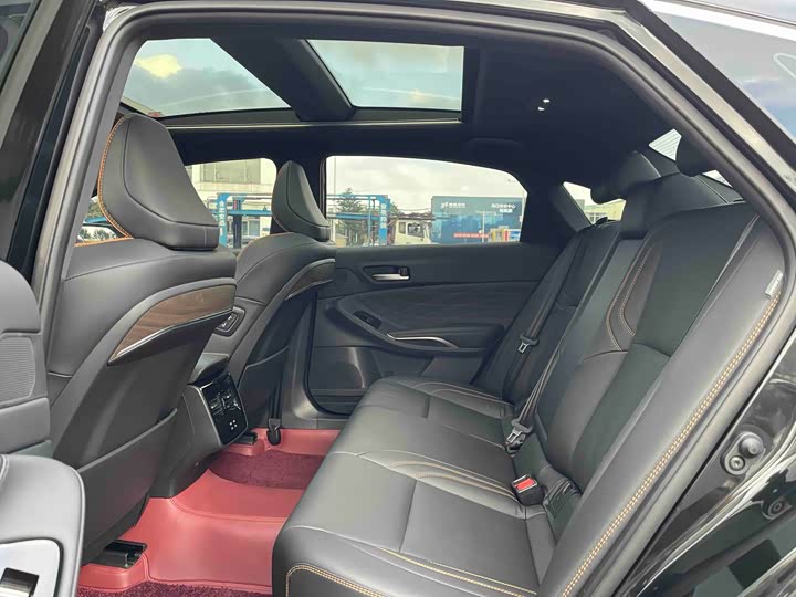 Фото 6 - Toyota Avalon