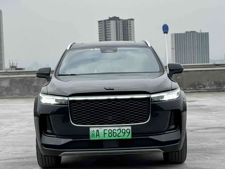 Фото 2 - LiXiang One