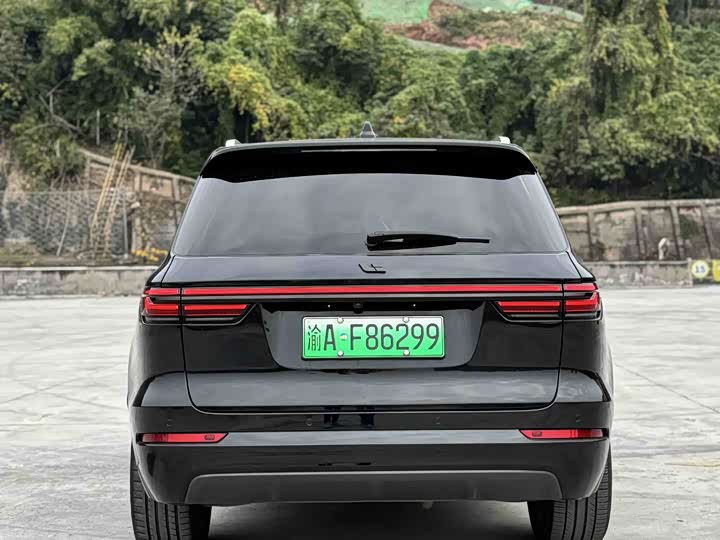 Фото 8 - LiXiang One