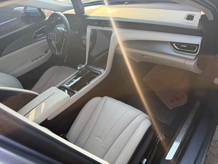 Фото 5 - Hongqi H5