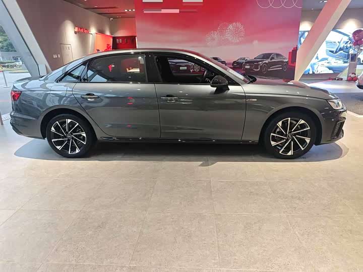 Фото 2 - Audi A4L