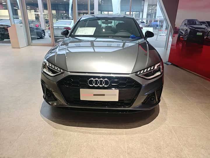 Фото 5 - Audi A4L