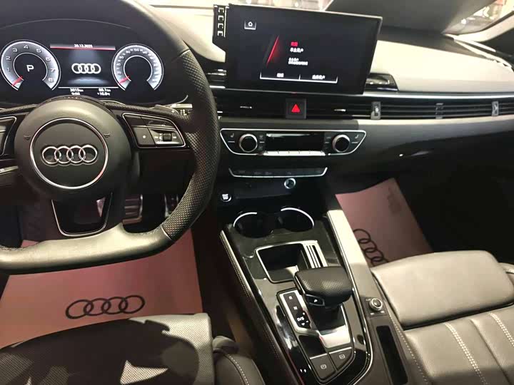 Фото 6 - Audi A4L