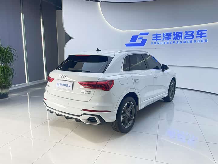 Фото 2 - Audi Q3