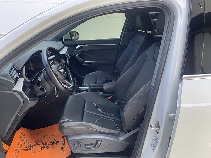 Фото 6 - Audi Q3