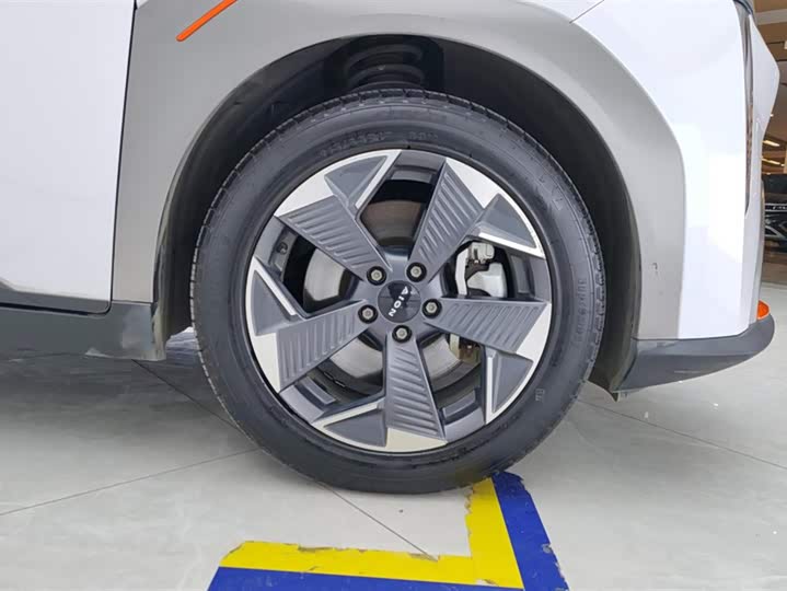 Фото 6 - GAC Aion Y