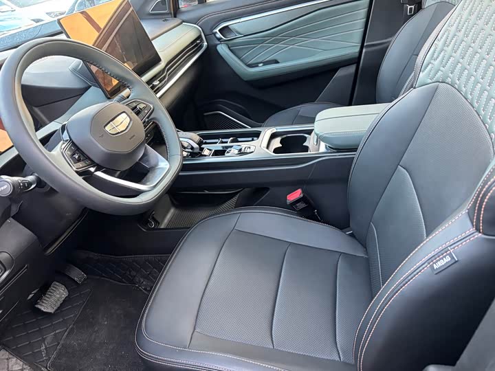 Фото 4 - Geely Okavango L