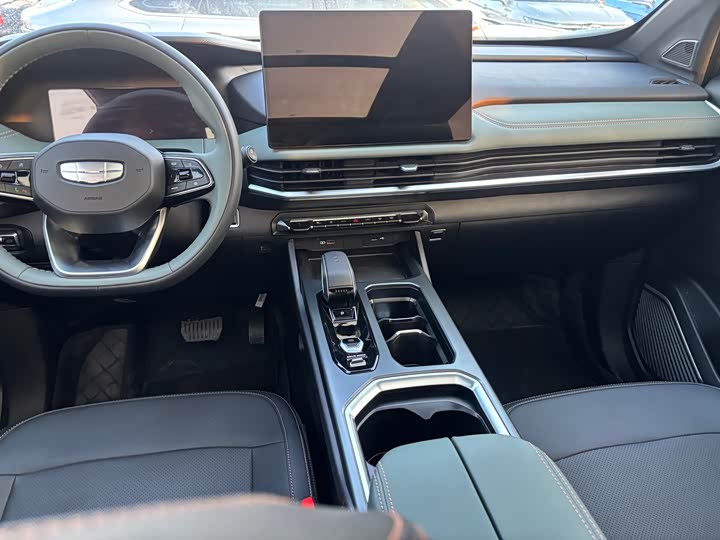 Фото 5 - Geely Okavango L