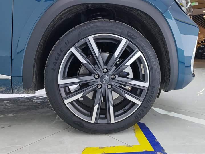 Фото 6 - Geely Monjaro