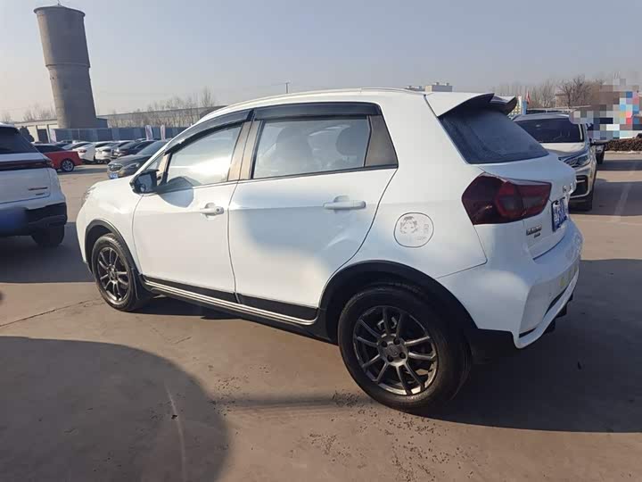 Фото 5 - Geely Vision X3