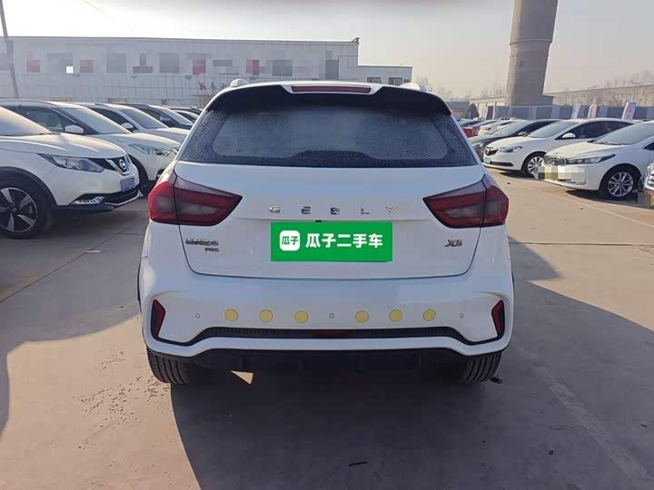 Фото 6 - Geely Vision X3