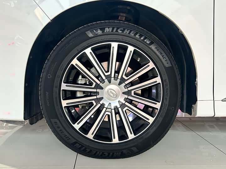 Фото 3 - GAC Trumpchi M8