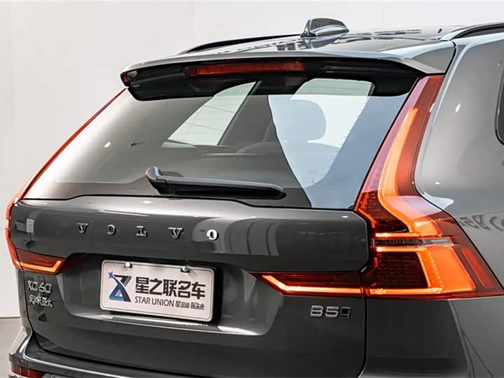 Фото 9 - Volvo XC60