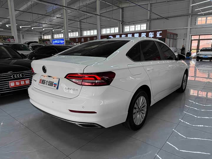 Фото 4 - Volkswagen Lavida