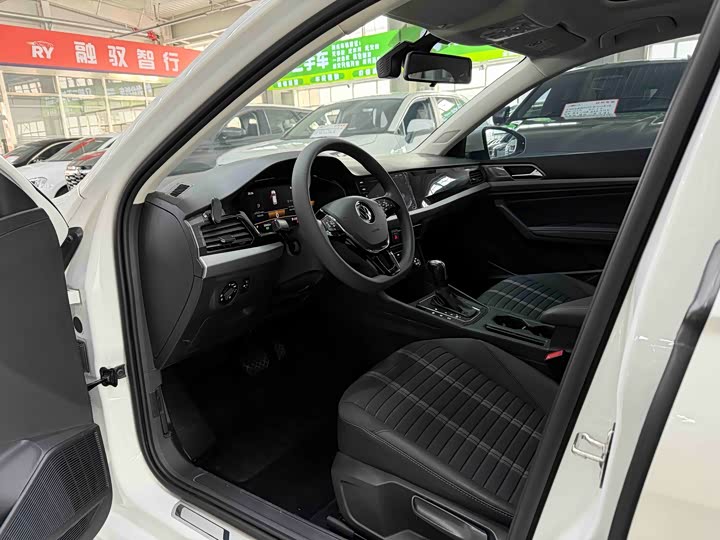 Фото 6 - Volkswagen Lavida