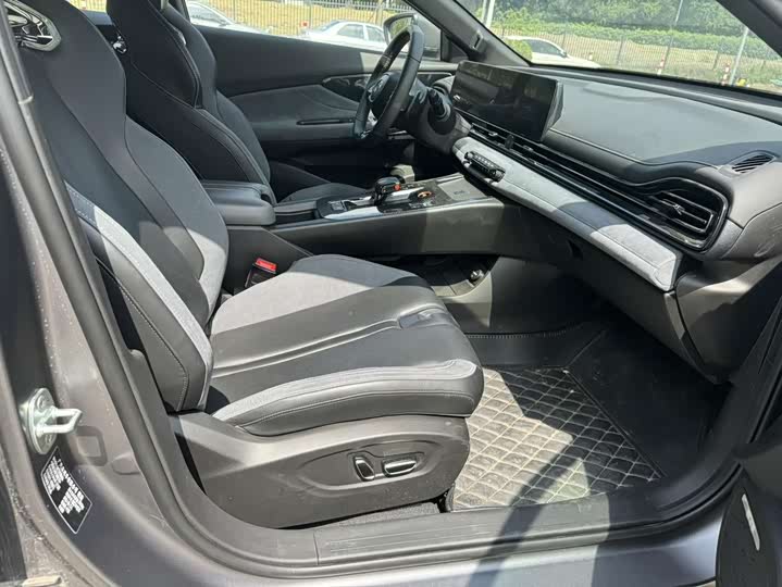 Фото 8 - GAC Trumpchi Empow R