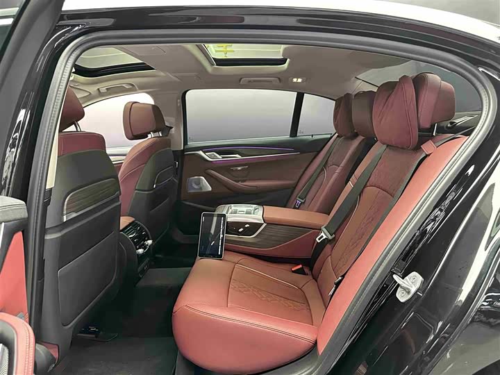 Фото 6 - BMW 5 Series