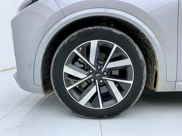 Фото 6 - LiXiang L8