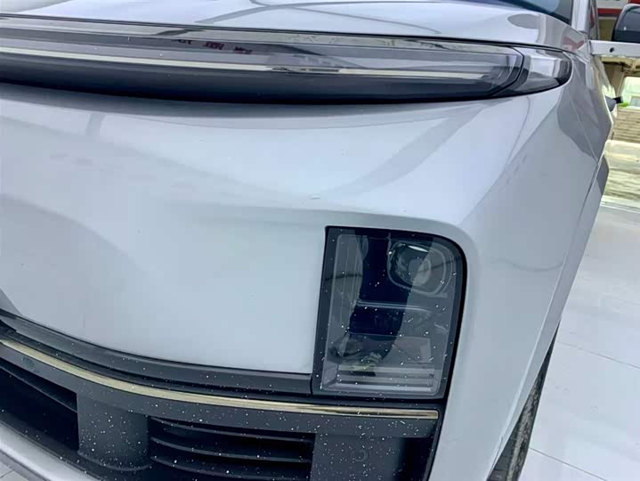 Фото 8 - LiXiang L8