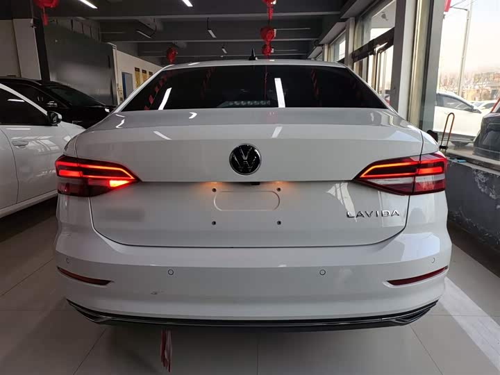 Фото 6 - Volkswagen Lavida