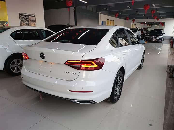 Фото 7 - Volkswagen Lavida