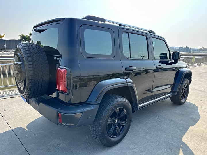 Фото 6 - Tank 300