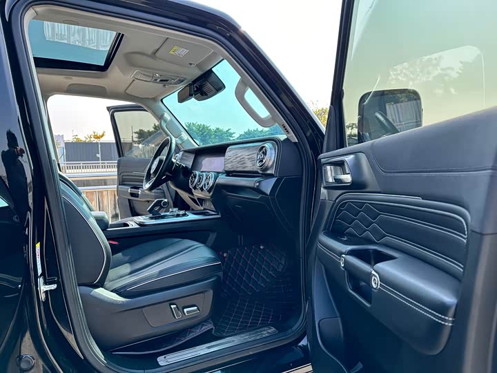 Фото 8 - Tank 300