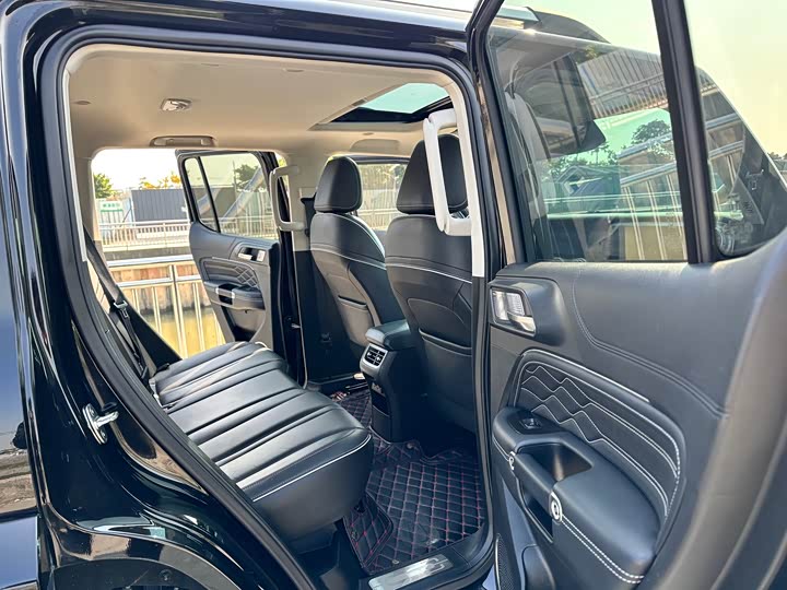 Фото 9 - Tank 300