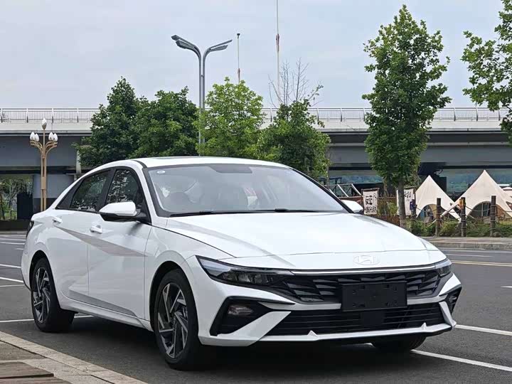 Фото 3 - Hyundai Elantra N line