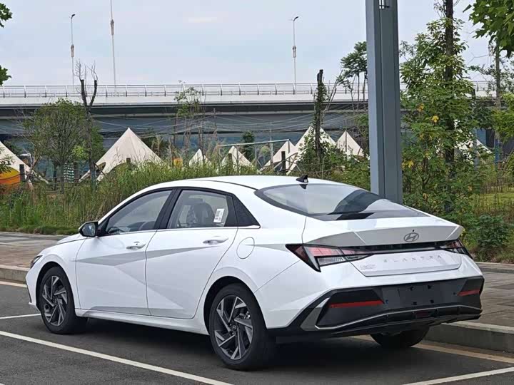 Фото 8 - Hyundai Elantra N line