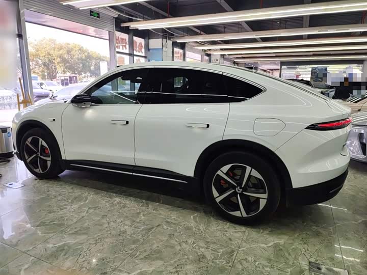 Фото 5 - Nio EC6