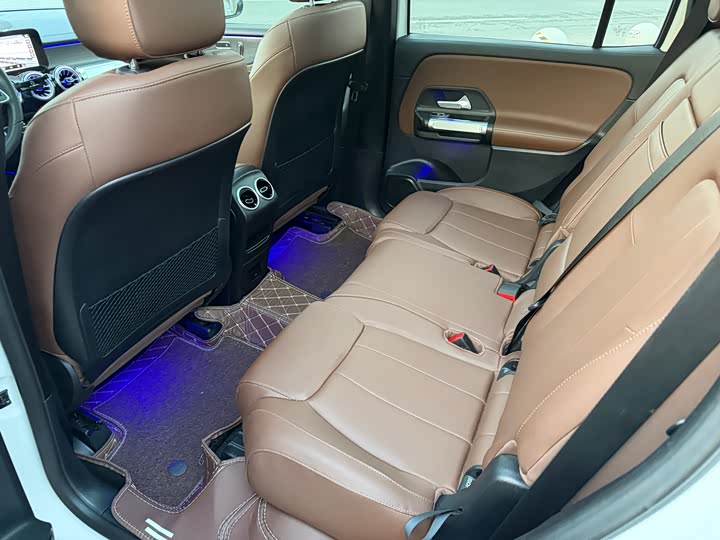 Фото 9 - Mercedes-Benz GLB-Class