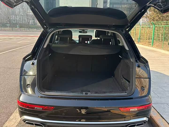 Фото 8 - Audi Q5L