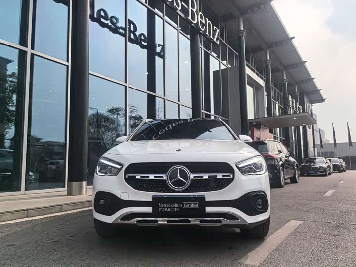 Фото 2 - Mercedes-Benz GLA-Class