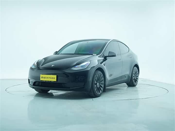 Фото 1 - Tesla Model Y