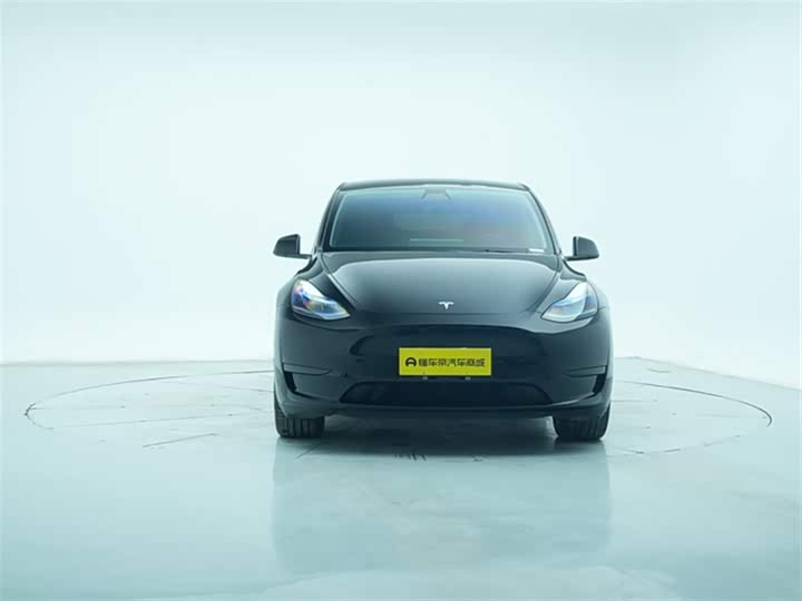 Фото 3 - Tesla Model Y