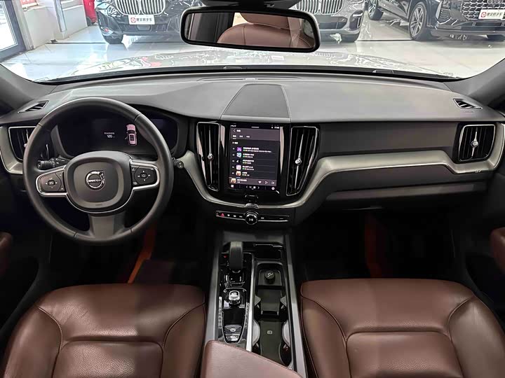 Фото 9 - Volvo XC60