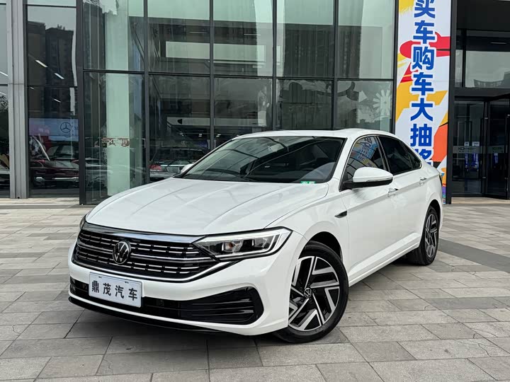 Фото 1 - Volkswagen Sagitar L