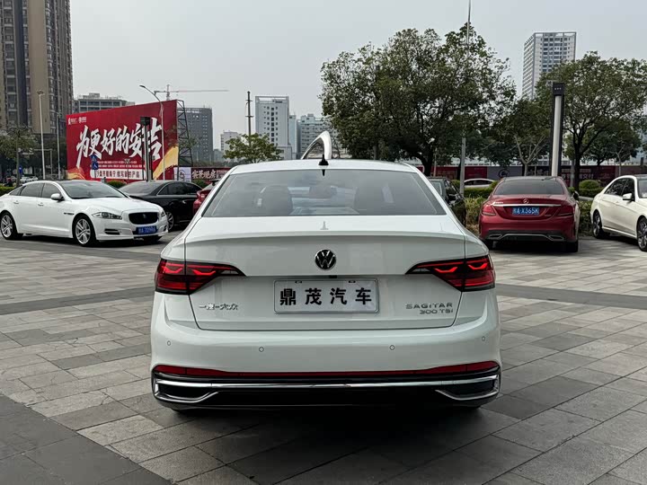 Фото 5 - Volkswagen Sagitar L