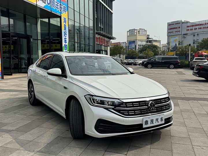 Фото 8 - Volkswagen Sagitar L