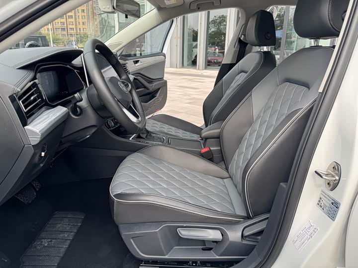 Фото 9 - Volkswagen Sagitar L